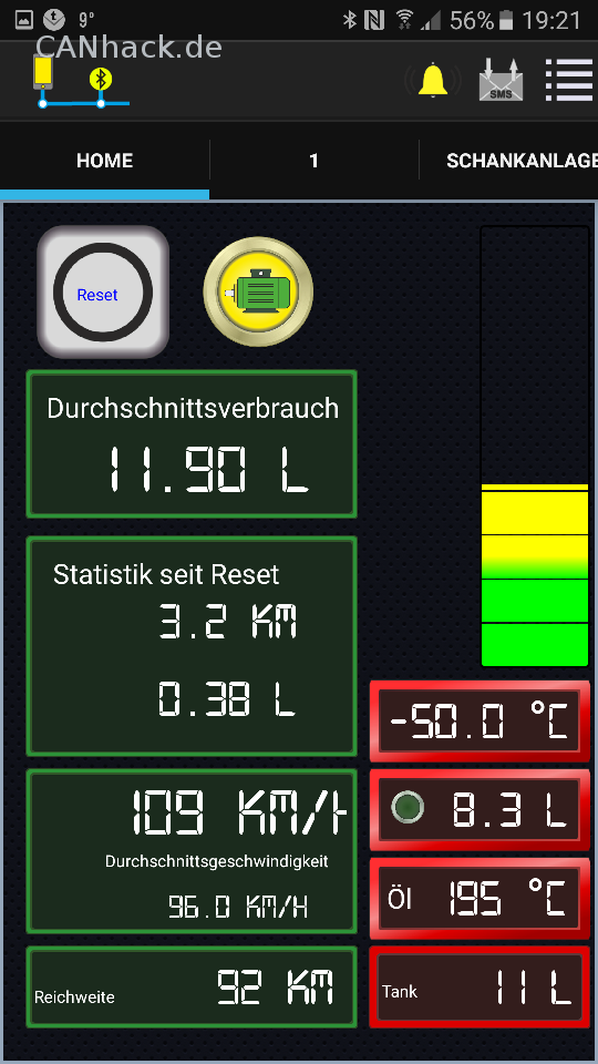 Ansicht des Virtuino-Displays.
Die gelbe Lampe mit dem Motorsymbol zeigt den aktiven Tempomat an.
Die Anzeige des aktiven Tempomat fehlt ja meist bei Nachrüstung.
Außerdem wird hier die Außentemperatur vom KI nicht gesendet, deshalb zeigt die Anzeige -50° an. Die angezeigten Werte sind von dem "virtuellen Polo" Bordcomputeranzeige Virtuino.png